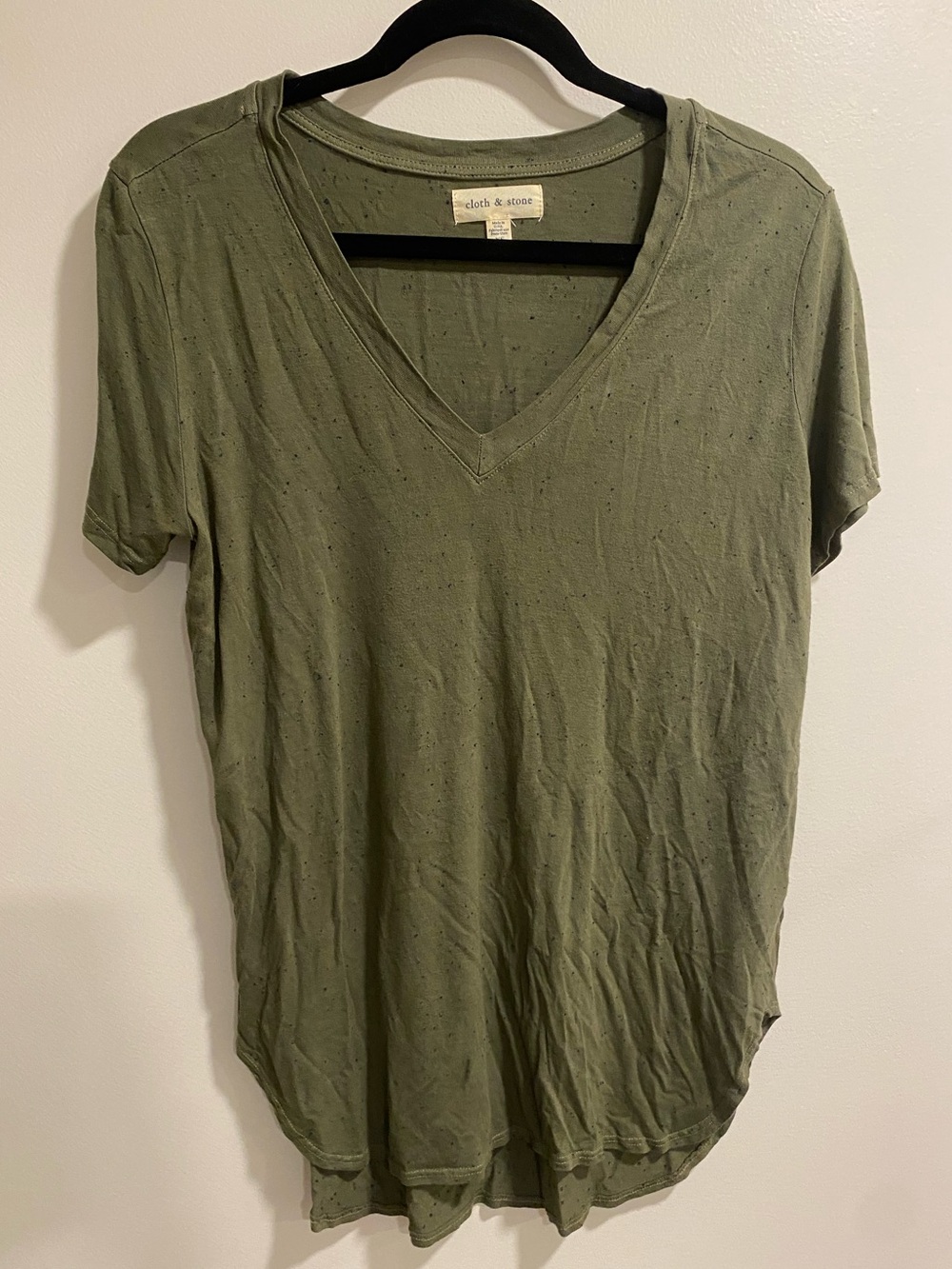 cloth & stone Olive Green V-Neck Short Sleeve Top